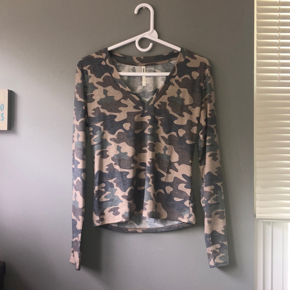 Women’s Long sleeve Camo shirt